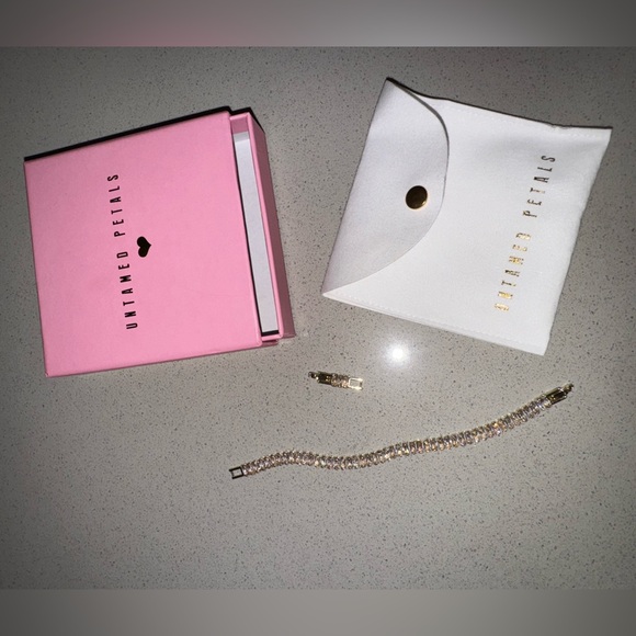 UNTAMED PETALS BY AMANDA JUDGE Jewelry - Polly Tennis Bracelet